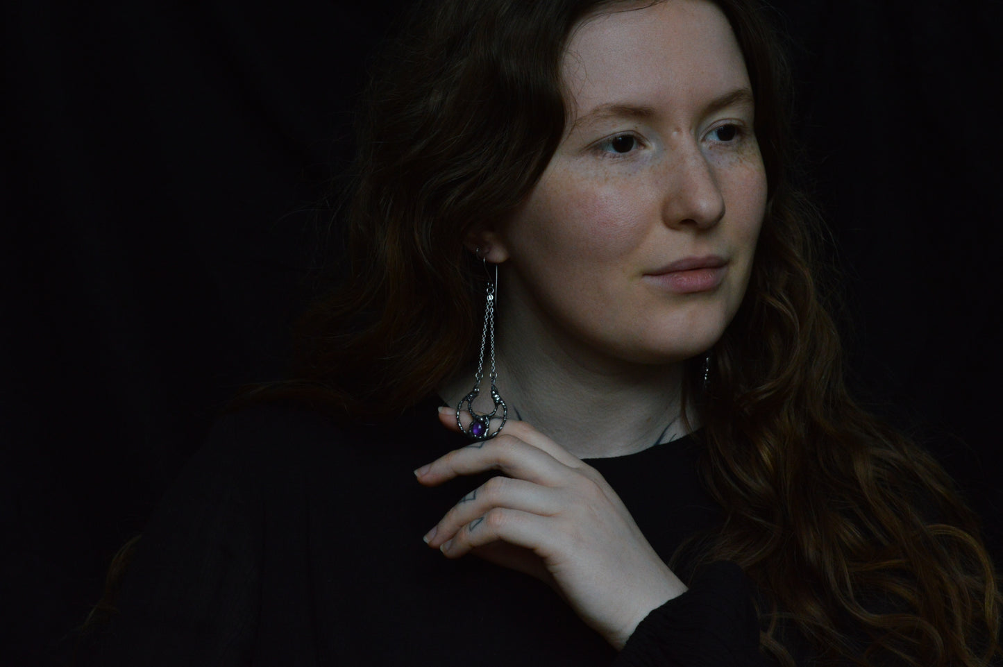 AMETHYST MOON EARRINGS - Myrkra Staðr