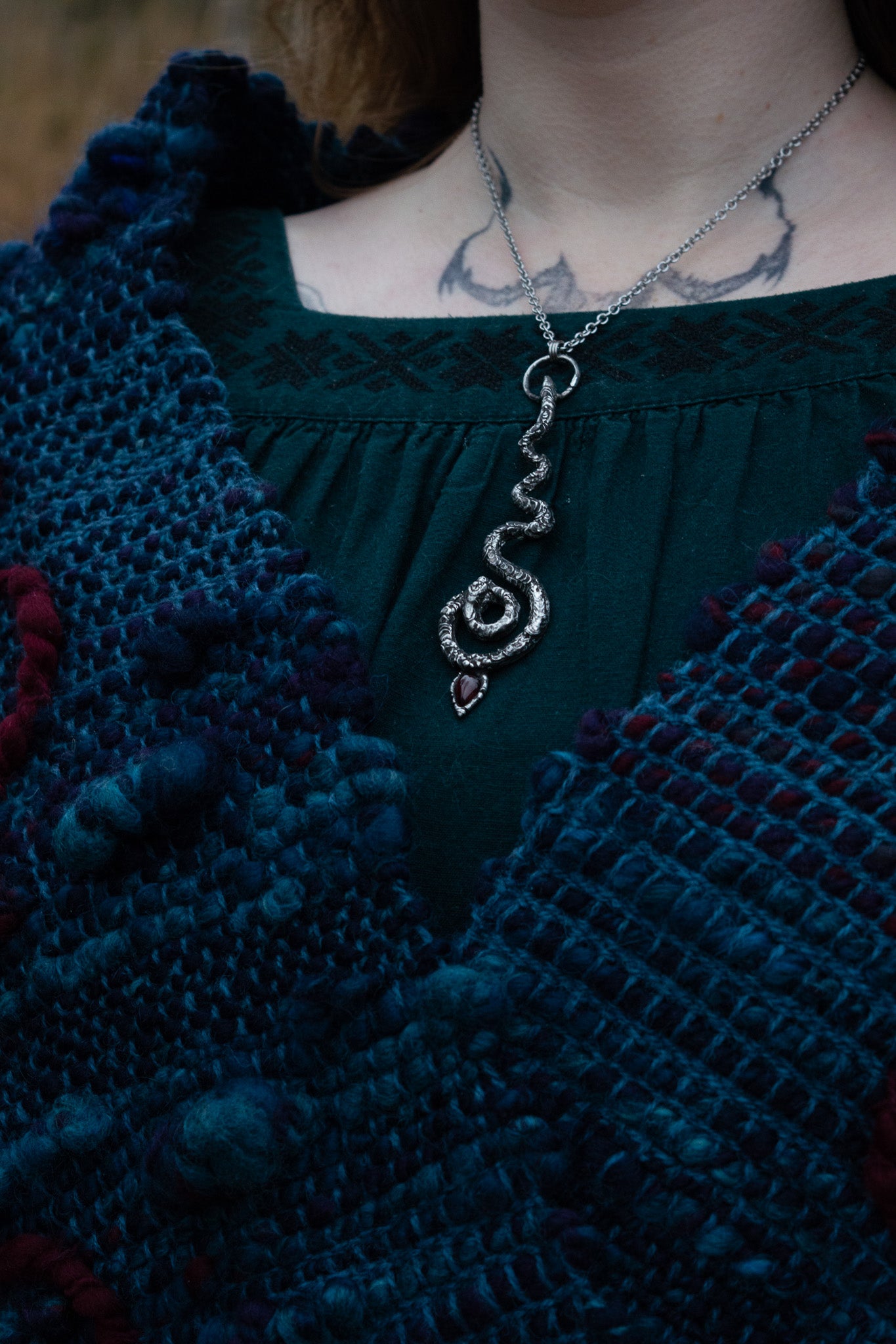 SERPENT & GARNET NECKLACE - Myrkra Staðr