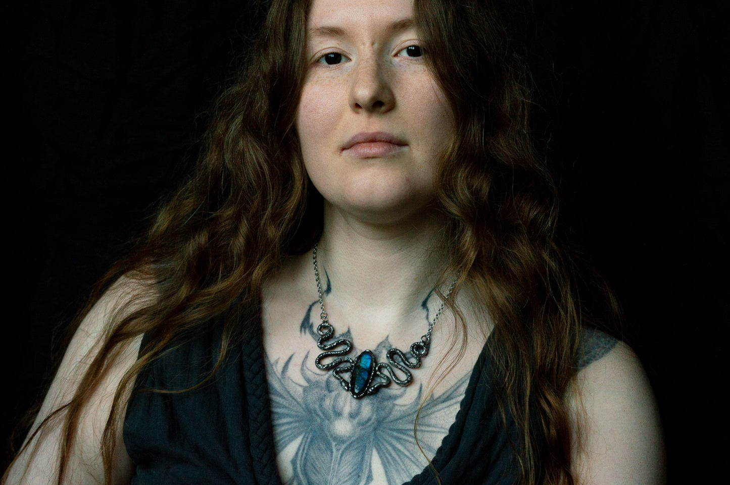 SNAKES & LABRADORITE NECKLACE - Myrkra Staðr