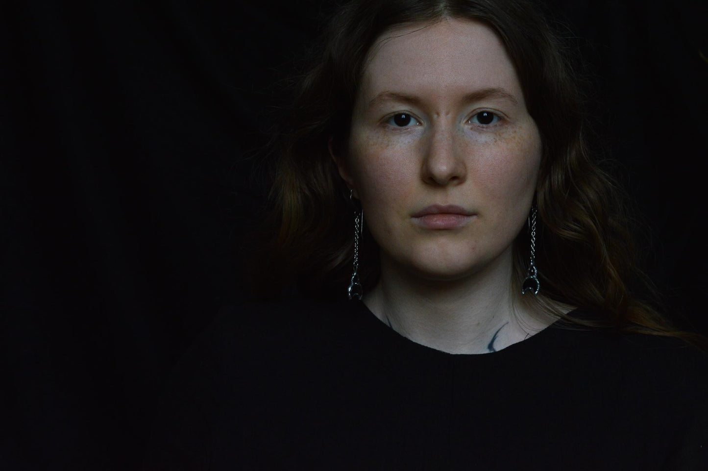 HANGING OBSIDIAN MOON EARRINGS - Myrkra Staðr