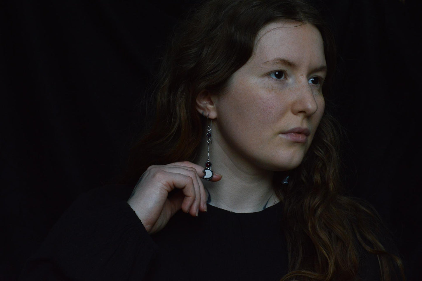 OBSIDIAN MOON EARRINGS - Myrkra Staðr