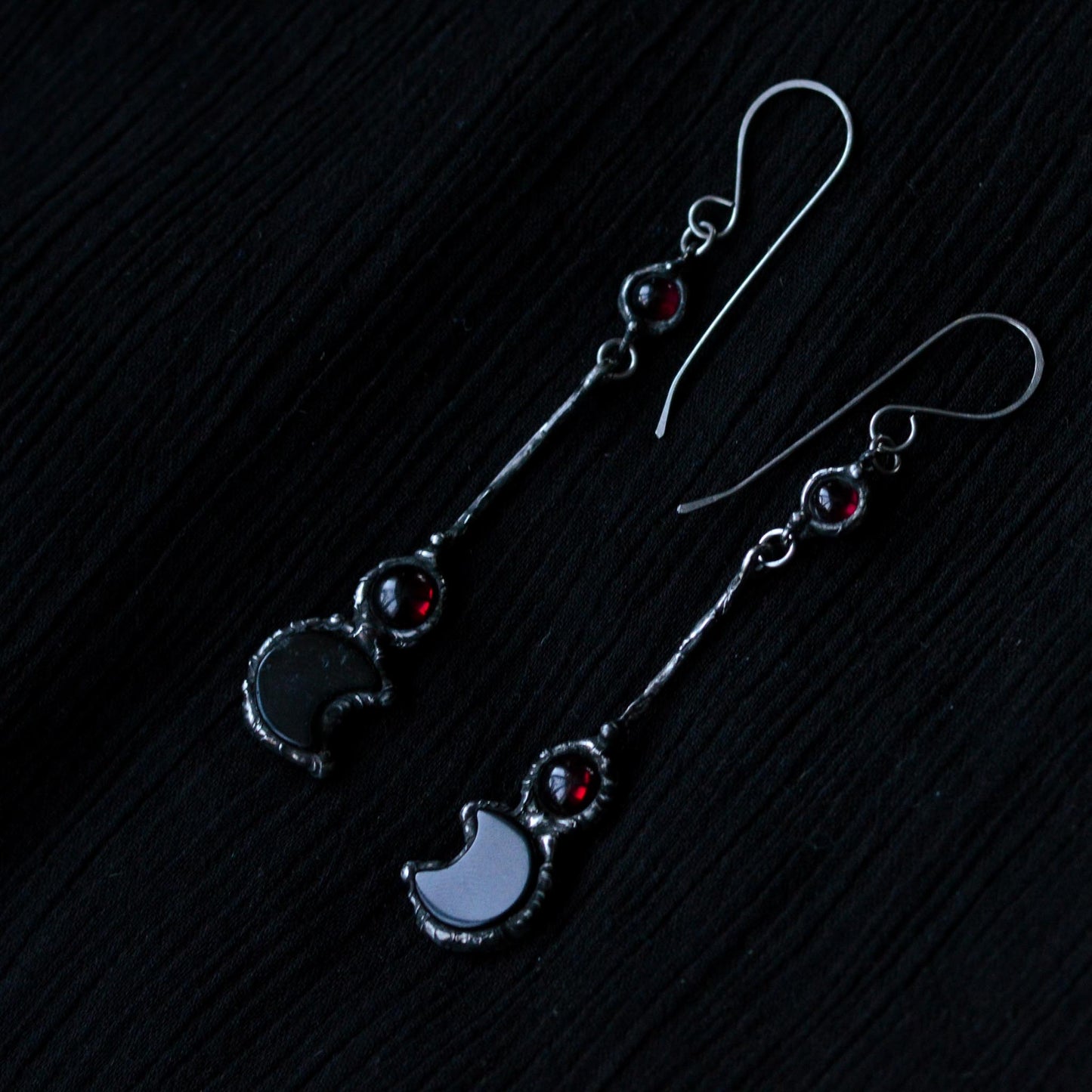 OBSIDIAN MOON EARRINGS - Myrkra Staðr