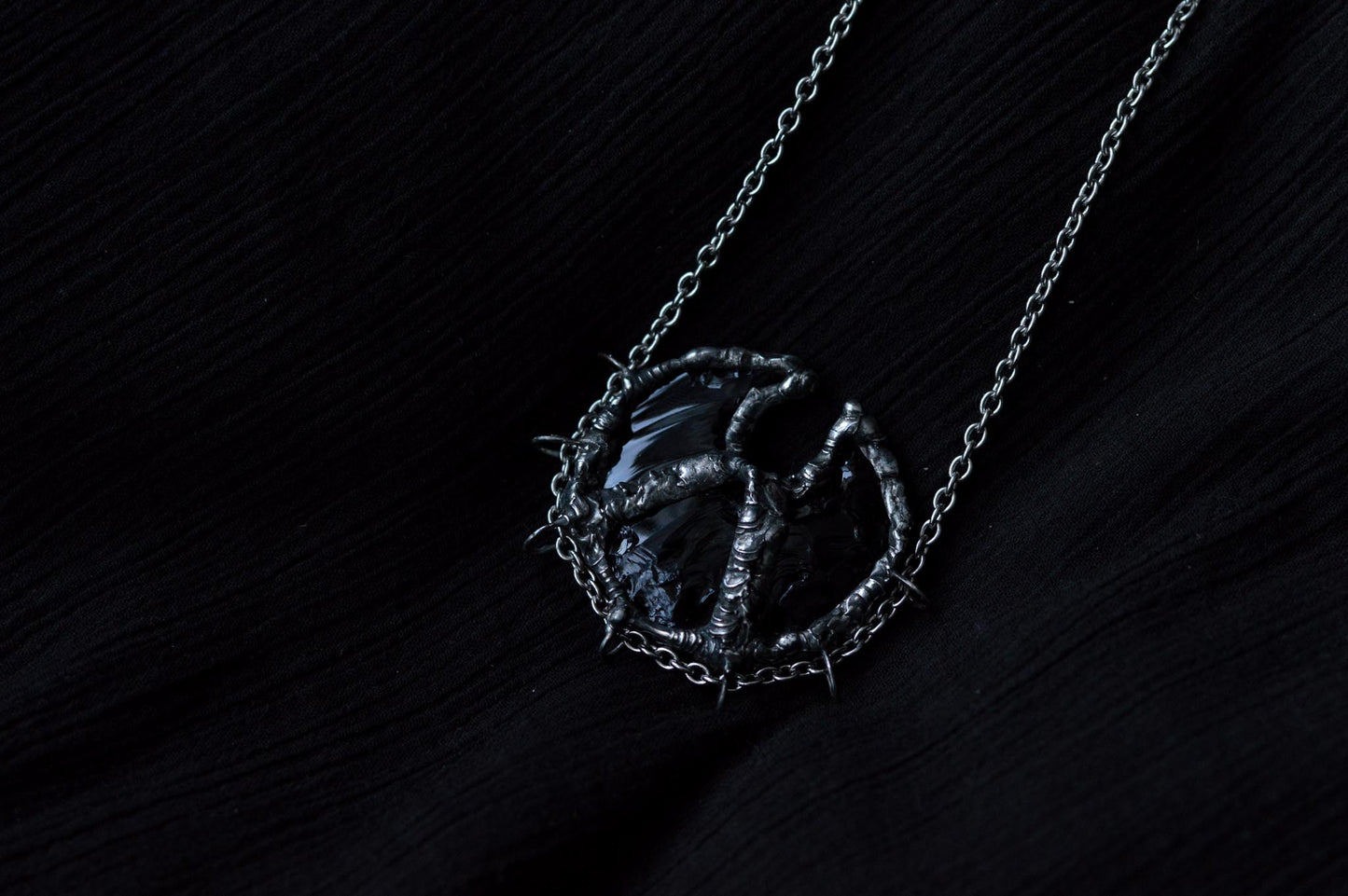 OBSIDIAN MOON NECKLACE - Myrkra Staðr