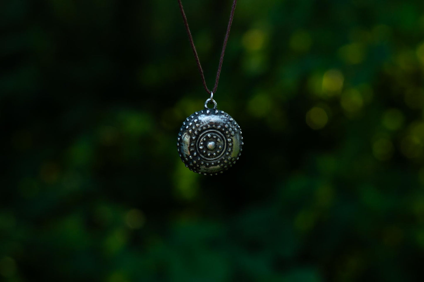 SHIELD NECKLACE - Myrkra Staðr