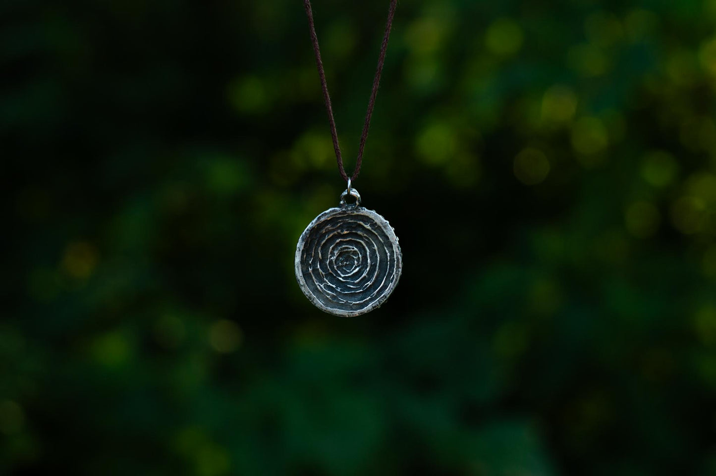 SHIELD NECKLACE - Myrkra Staðr
