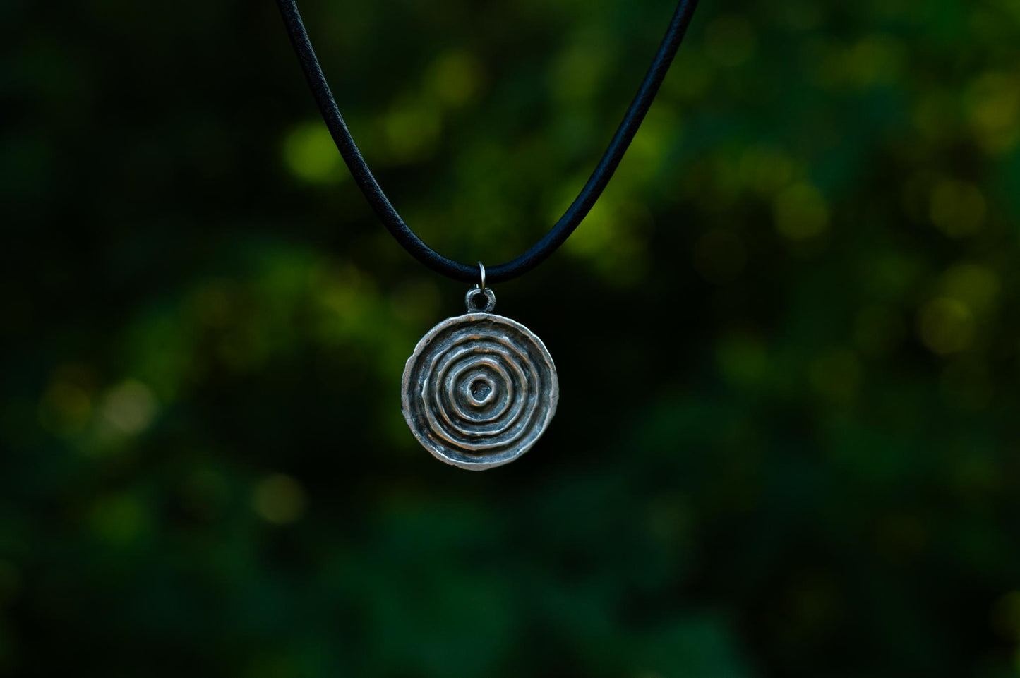 SØRUP SHIELD NECKLACE - Myrkra Staðr