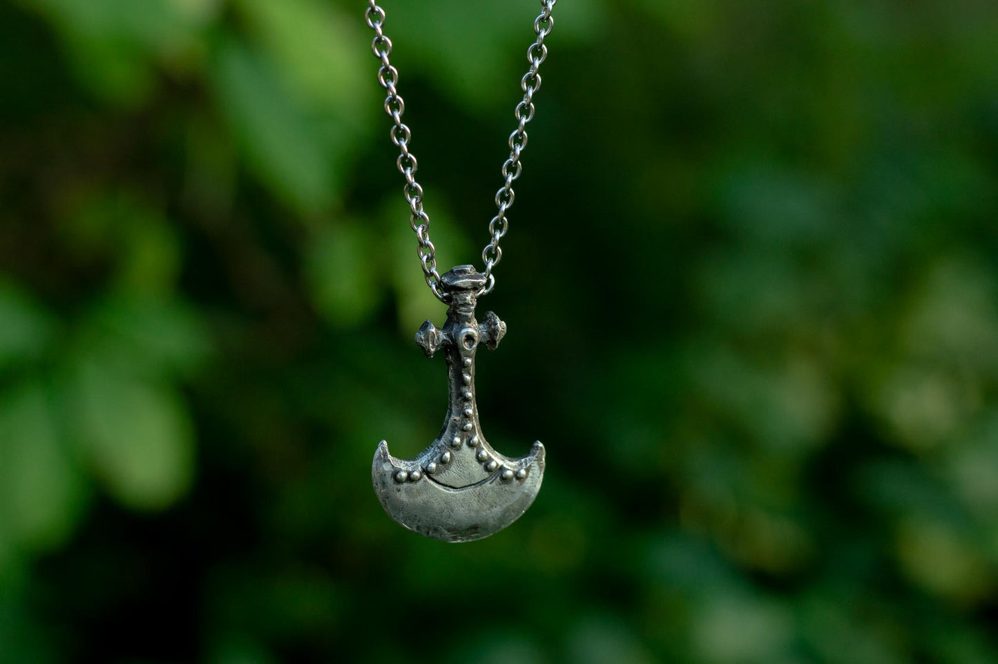 SKOGSTORP AXE NECKLACE - Myrkra Staðr