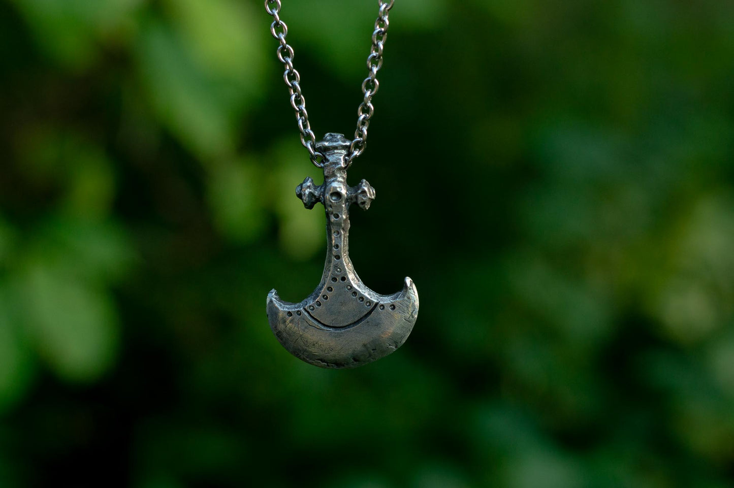 SKOGSTORP AXE NECKLACE - Myrkra Staðr