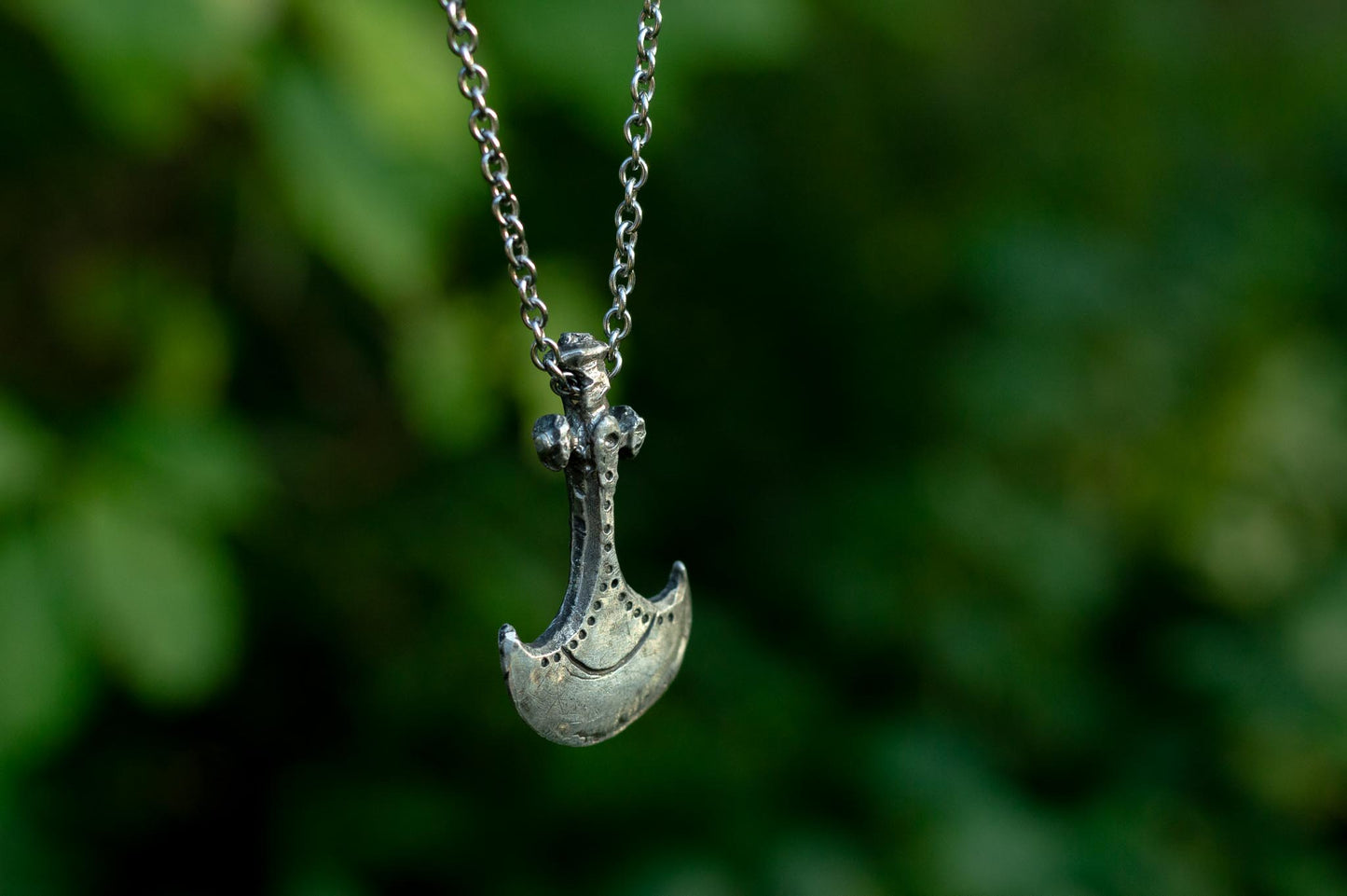 SKOGSTORP AXE NECKLACE - Myrkra Staðr