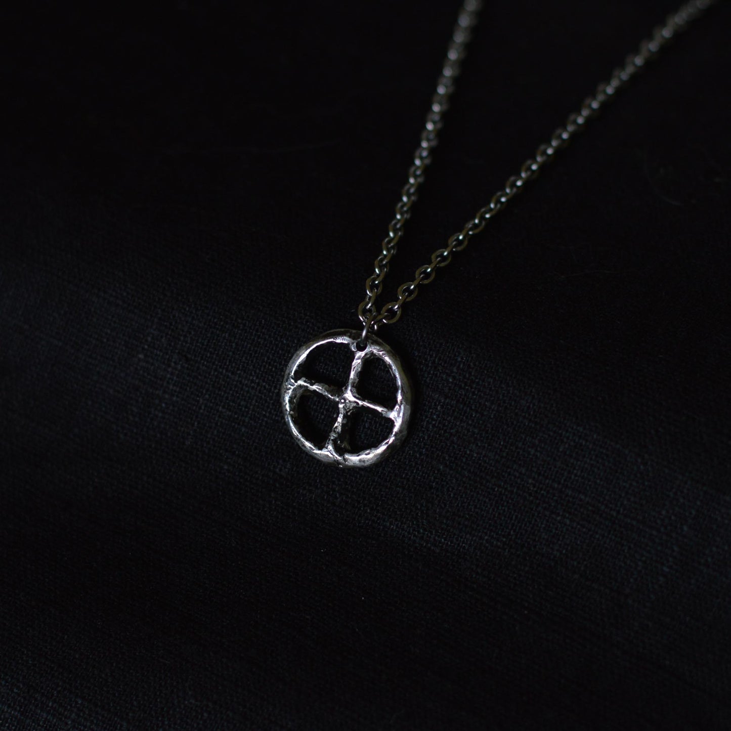 SOL necklace - Myrkra Staðr