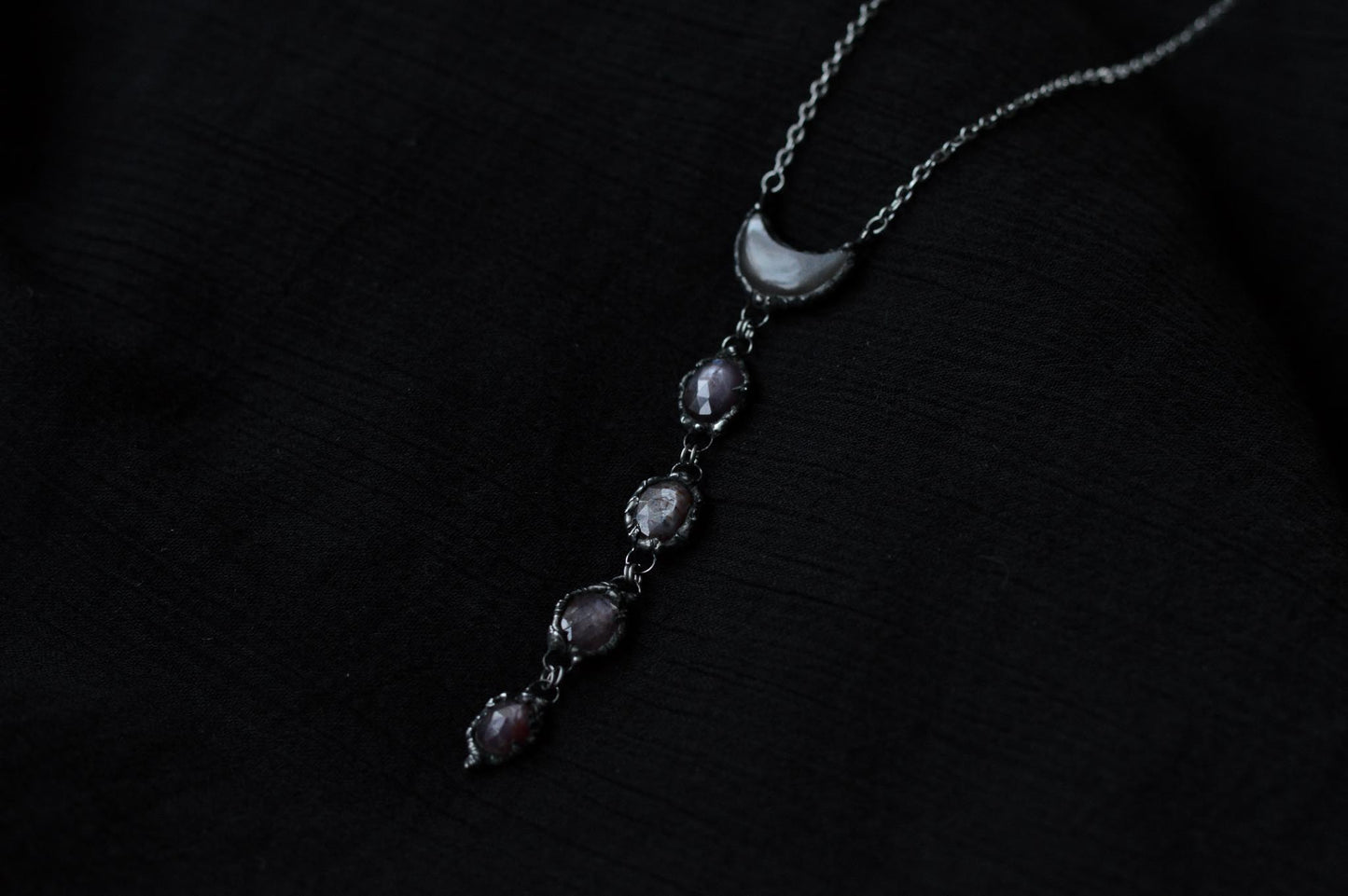 The Dark Moon - ruby necklace - Myrkra Staðr