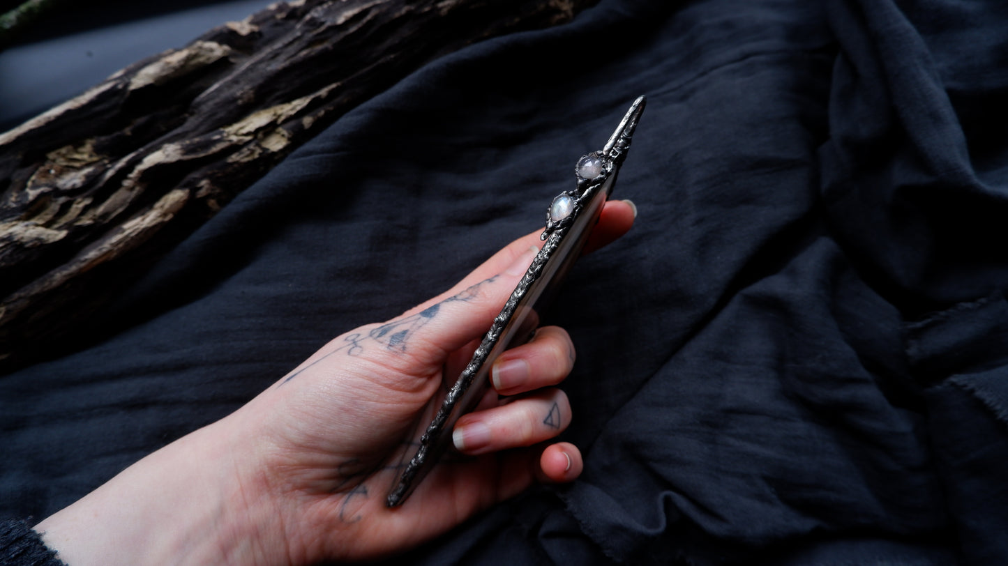 AGATE & MOONSTONES BOOKMARK - Myrkra Staðr