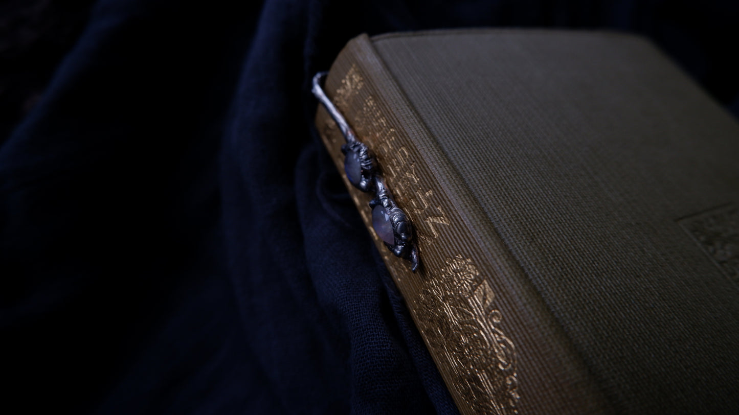 AGATE & MOONSTONES BOOKMARK - Myrkra Staðr