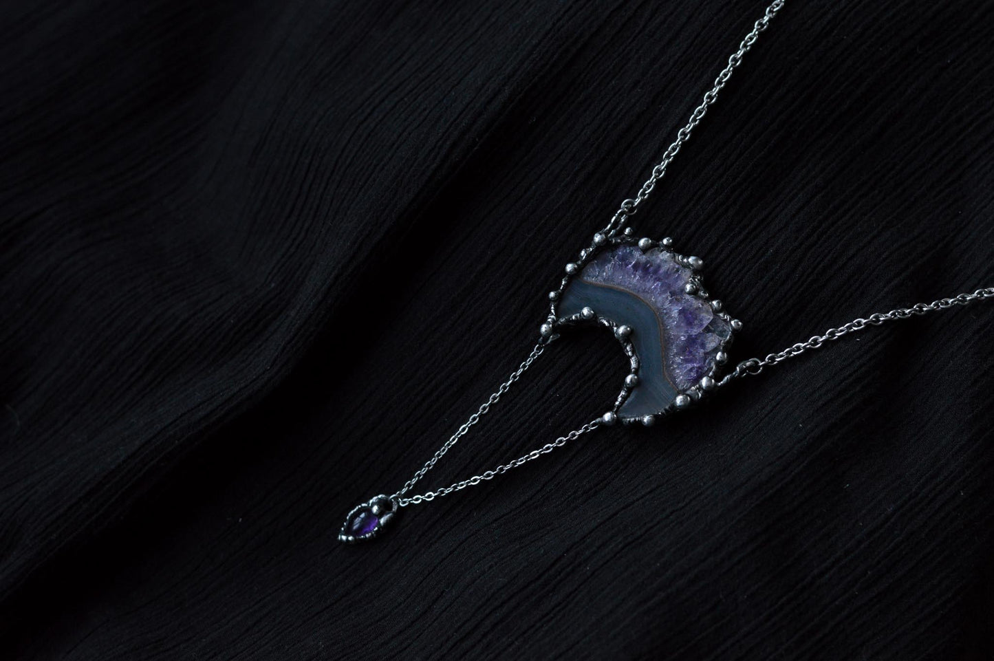 AMETHYST MOON NECKLACE - Myrkra Staðr