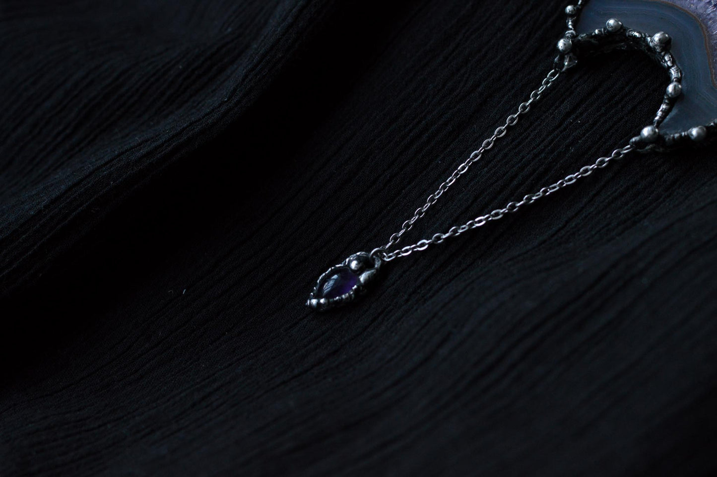 AMETHYST MOON NECKLACE - Myrkra Staðr