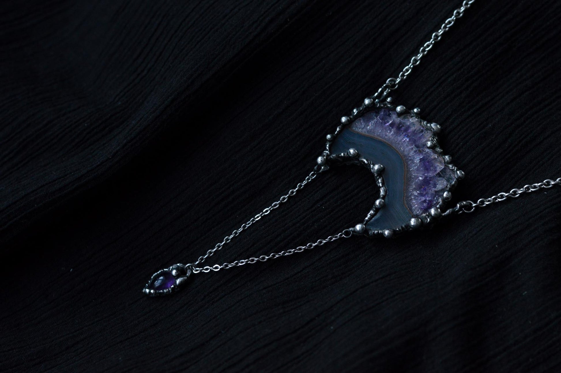 AMETHYST MOON NECKLACE - Myrkra Staðr