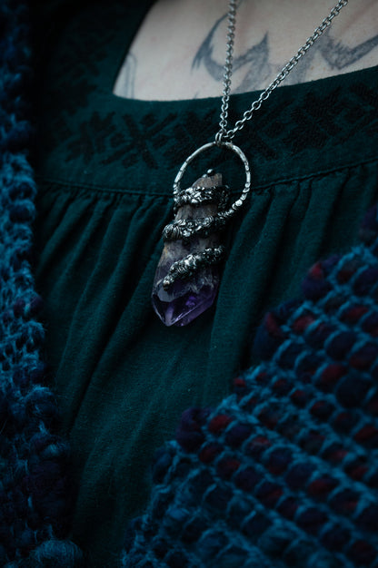 AMETHYST POINT NECKLACE