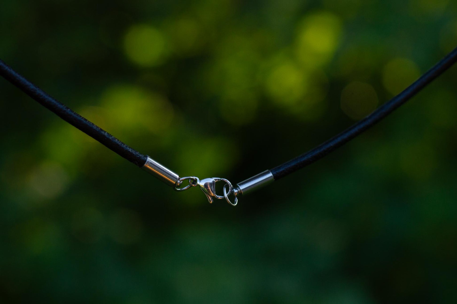 SHIELD NECKLACE - Myrkra Staðr